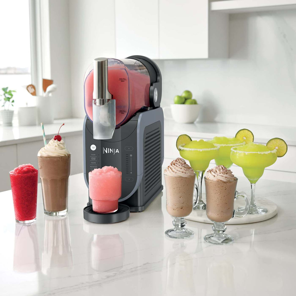 Ninja SLUSHi™ Professional Frozen Drink Maker and Tote Bag